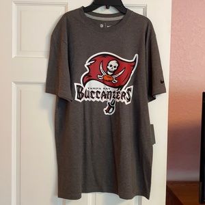Tampa Bay Bucs Nike Shirt NWT Size Large